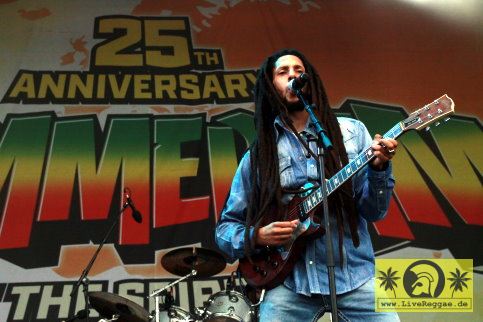 Julian Marley (Jam) with The Uprising Band 25. Summer Jam Festival - Fuehlinger See, Koeln - Red Stage - 03. Juli 2010 (18).JPG
